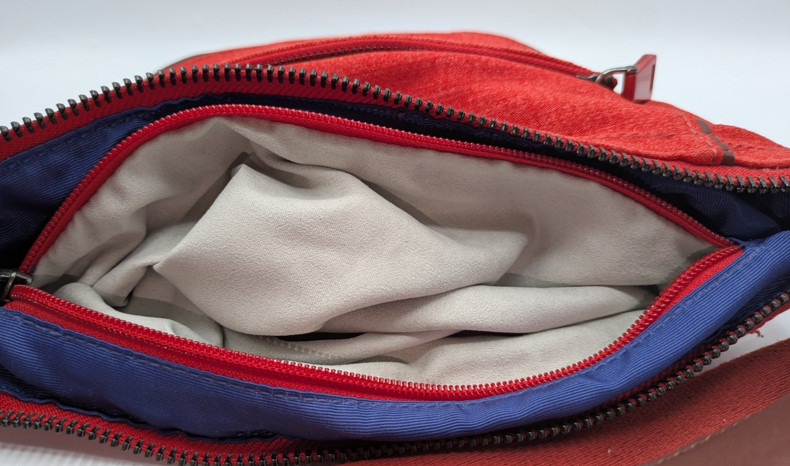 Kipling Red Crossbody Bag HB6924-605 EXCELLENT CONDITION 12″ x 10″