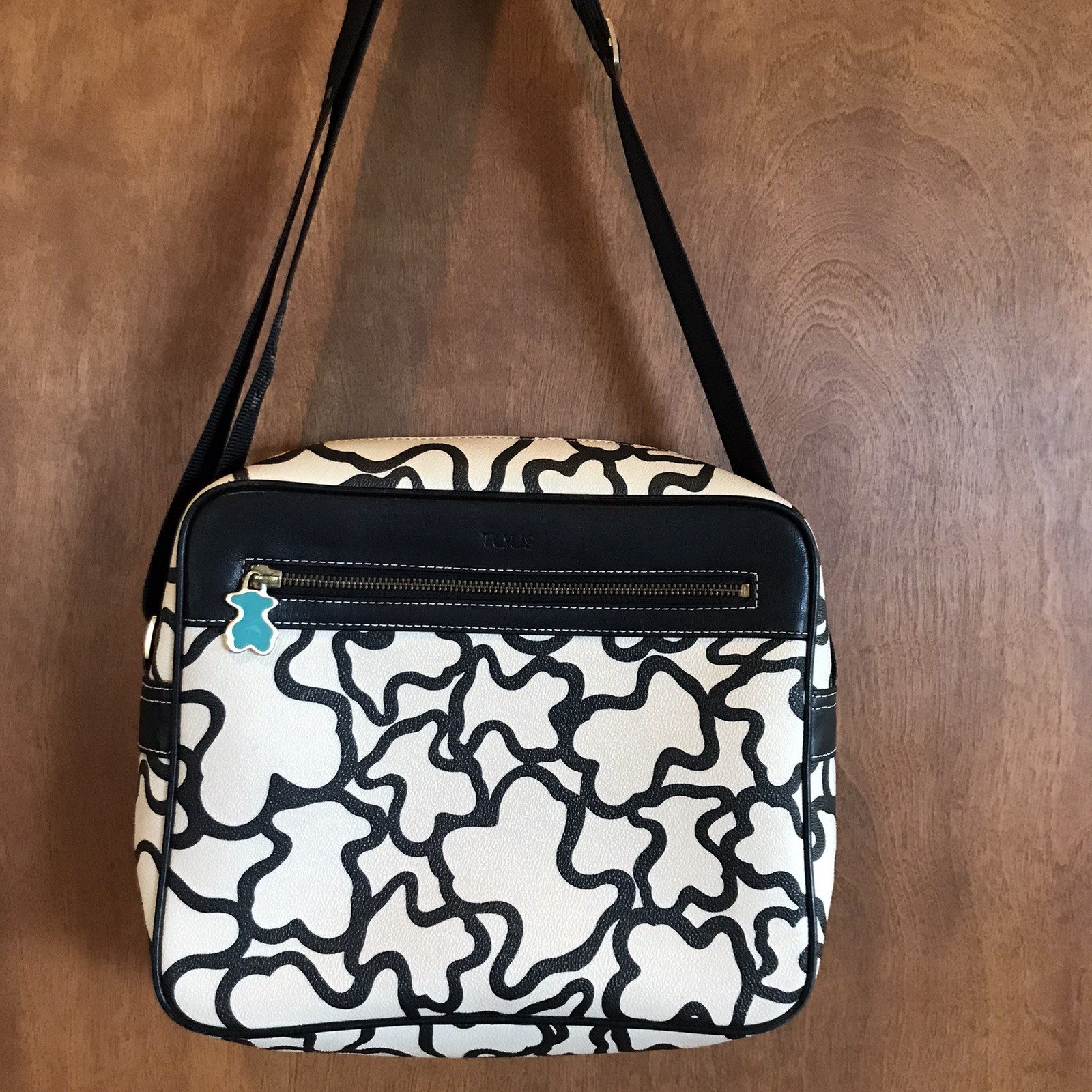 TOUS Kaos Crossbody Shoulder Bag Bear Logo Leather PVC Purse Rare Black Cream