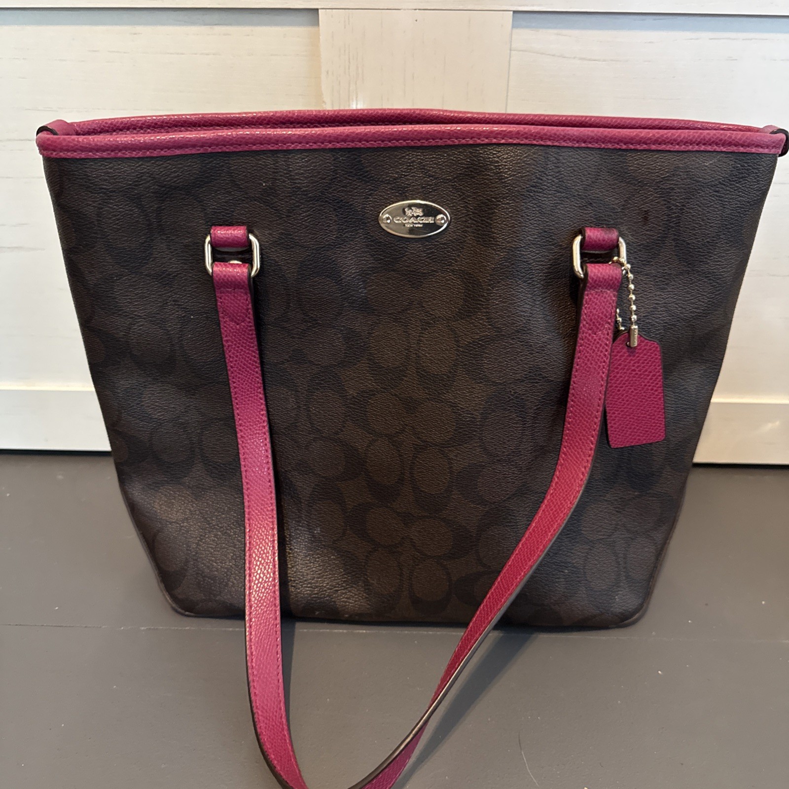 Large COACH Signature Dark Brown Tote magenta Pink Trim Shoulder Bag Purse