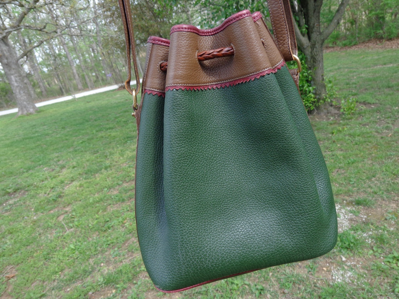 Vintage Dooney And Bourke Teton Bucket Bag Hunter Green Camel Trim Leather USA