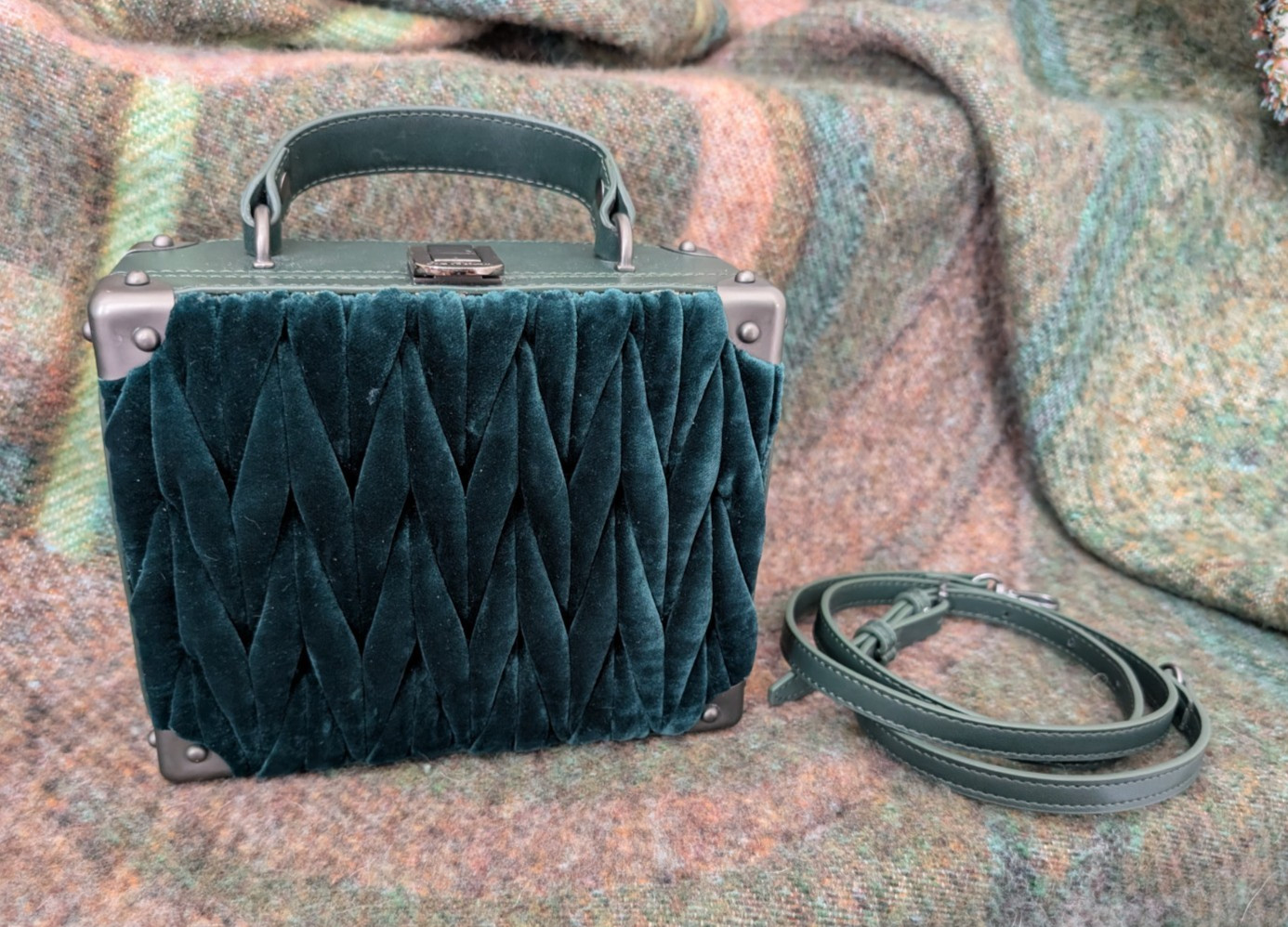 Sam Edelman Calla Green Quilted Bag Hardcase Box Crossbody Purse
