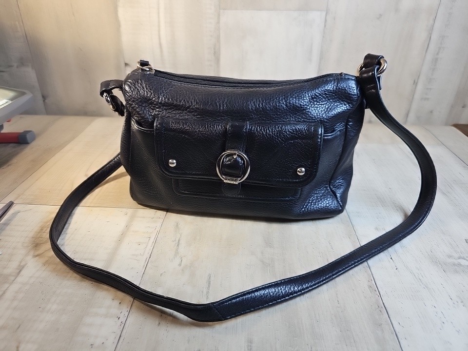 Stone Mountain Capri Black Crossbody Shoulder Bag Multi Zip