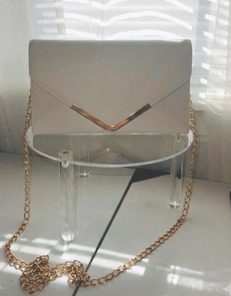 Women’s White Small Envelope Crossbody Clutch Gold Chain Strap Magnetic Lined