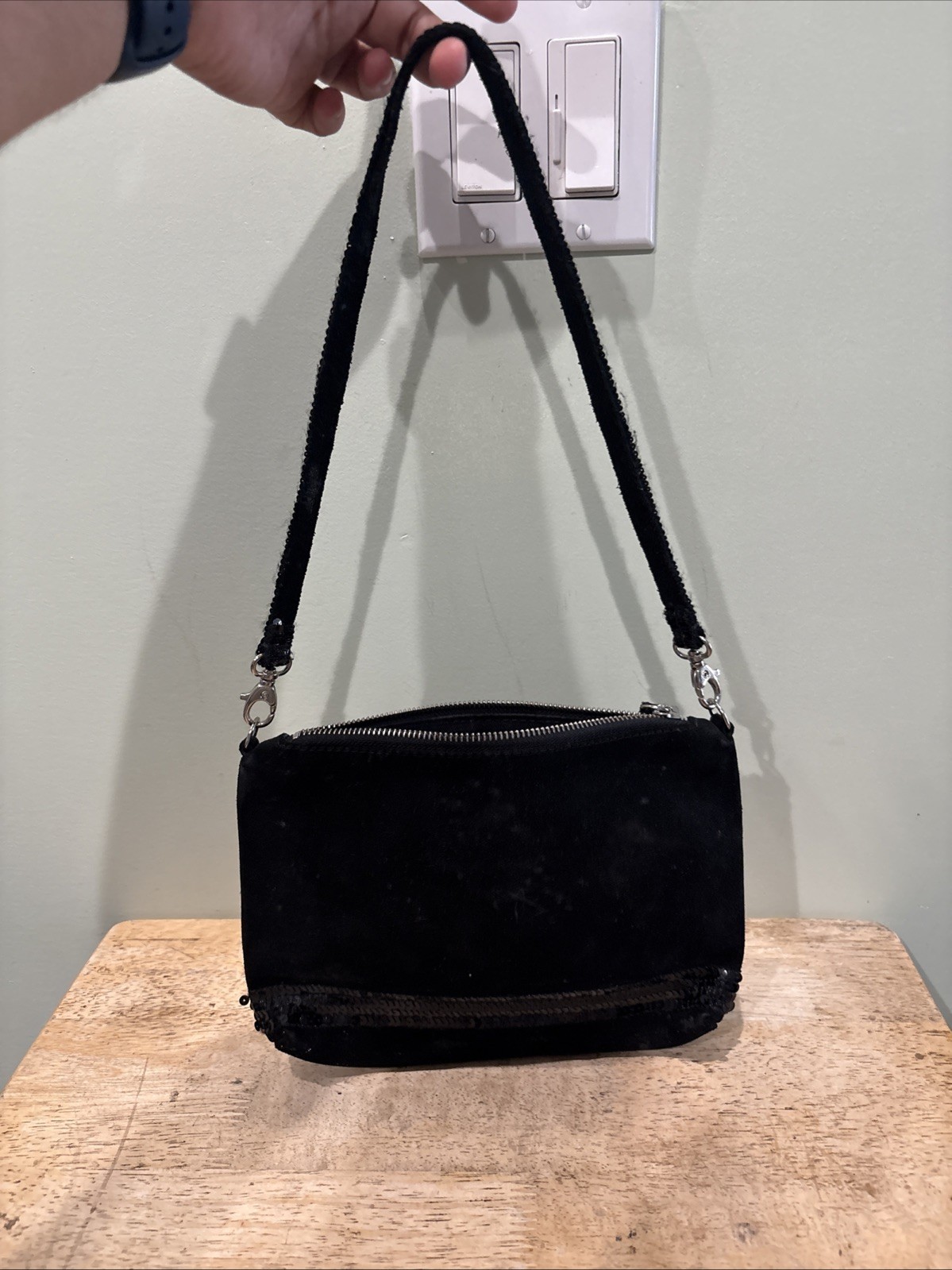 Le Cabas Vanessa Bruno Zipped Suede Clutch