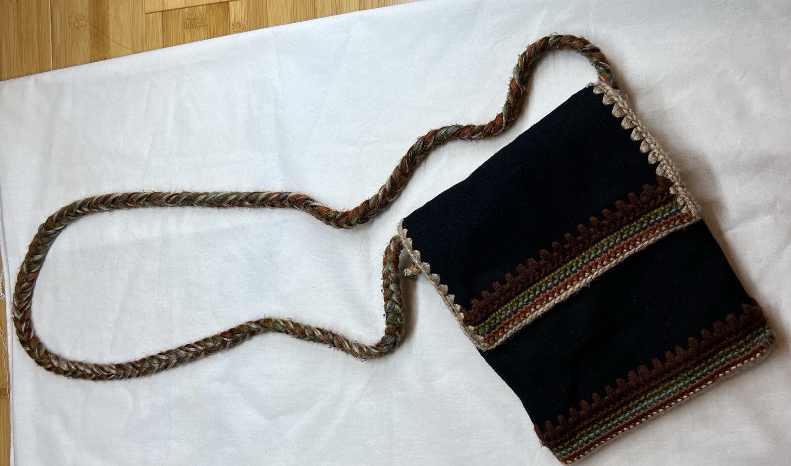 Amanda Smith multicolored boho zip-closure crossbody crochet bag W/braided strap