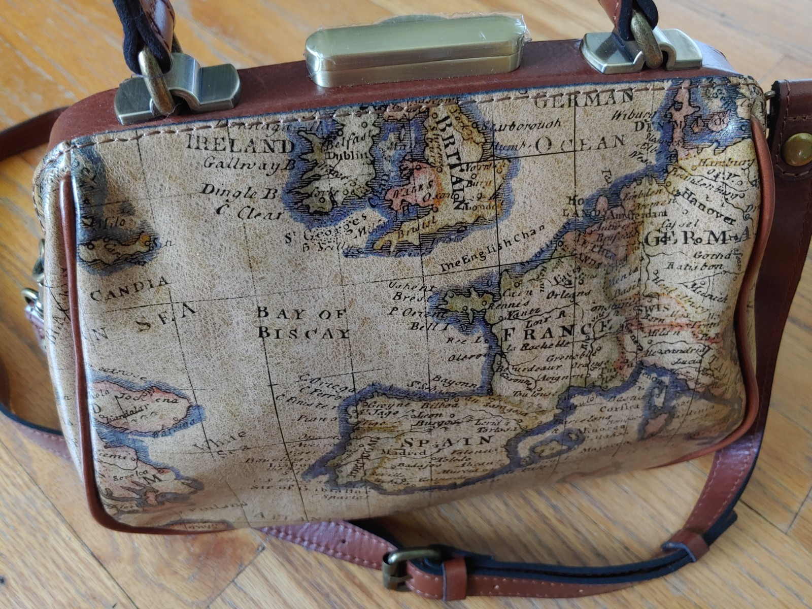 Patricia Nash Gracchi Frame European Map Satchel Crossbody Bag Strap Lock NWT