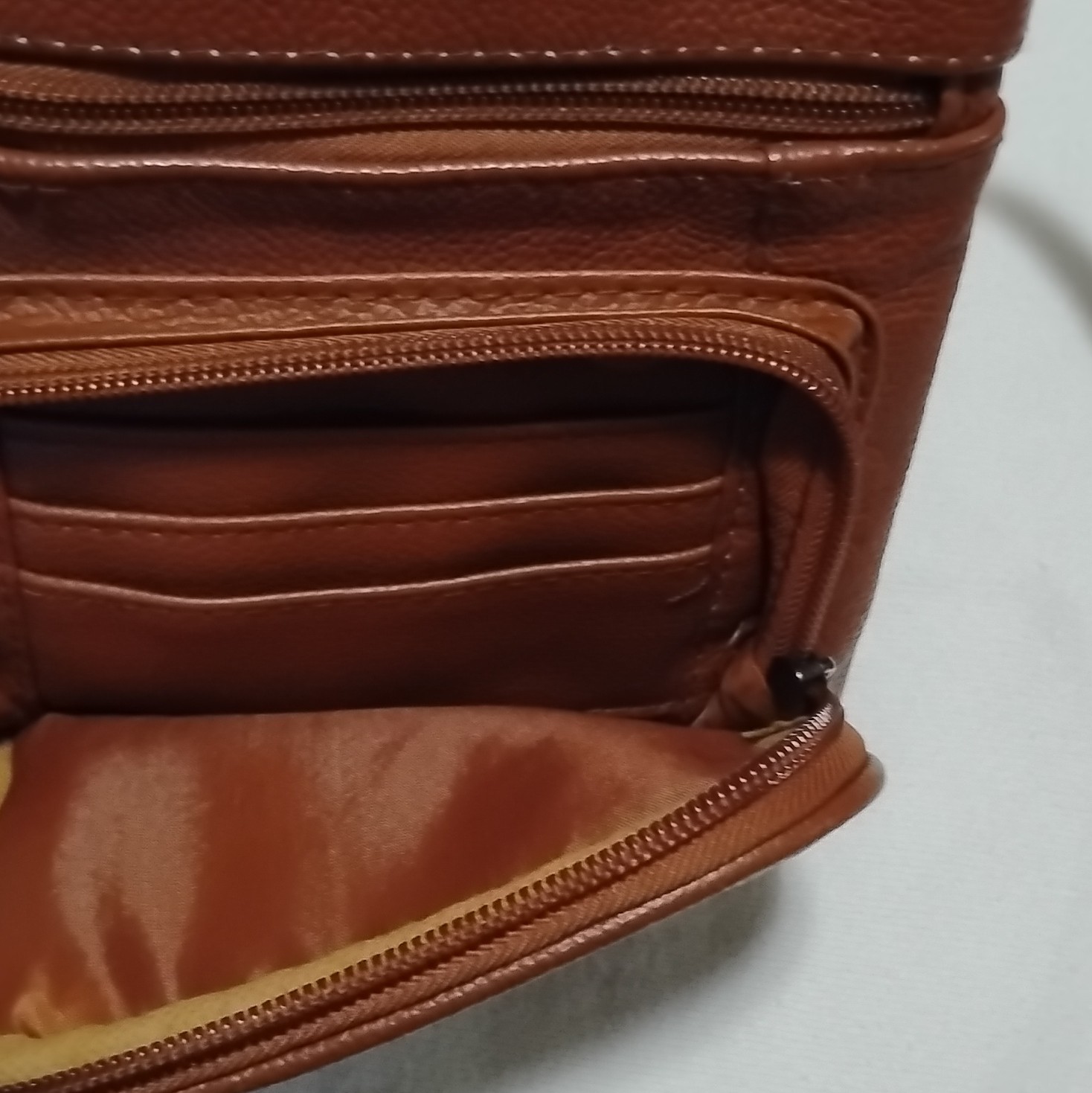 Genuine Leather Multi Pocket Crossbody Small Pebbled Bag Detachable Strap