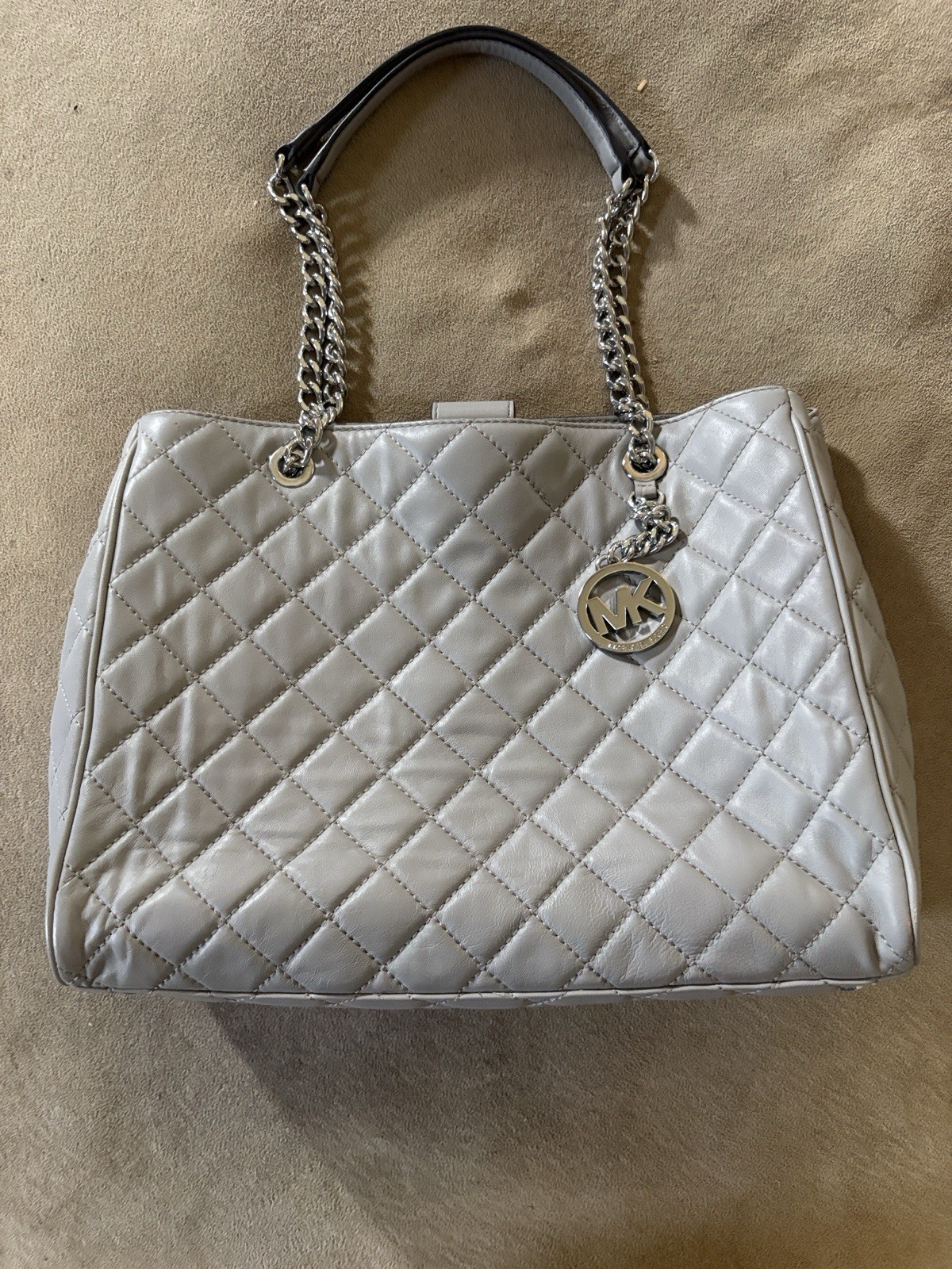 MICHAEL KORS LARGE PEARL GREY SUSANNAH QUILTED LEATHER TOTE