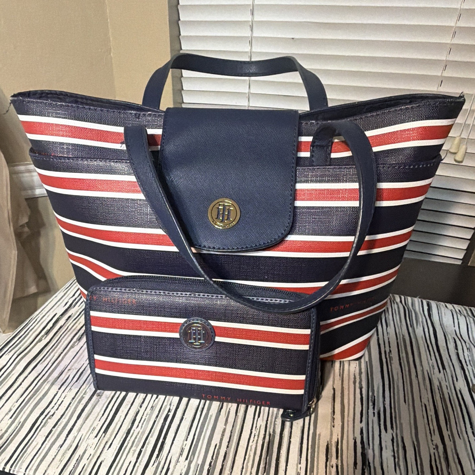 Tommy Hilfiger Navy Red White Striped Tote Bag Logo Lined Pockets + Wallet
