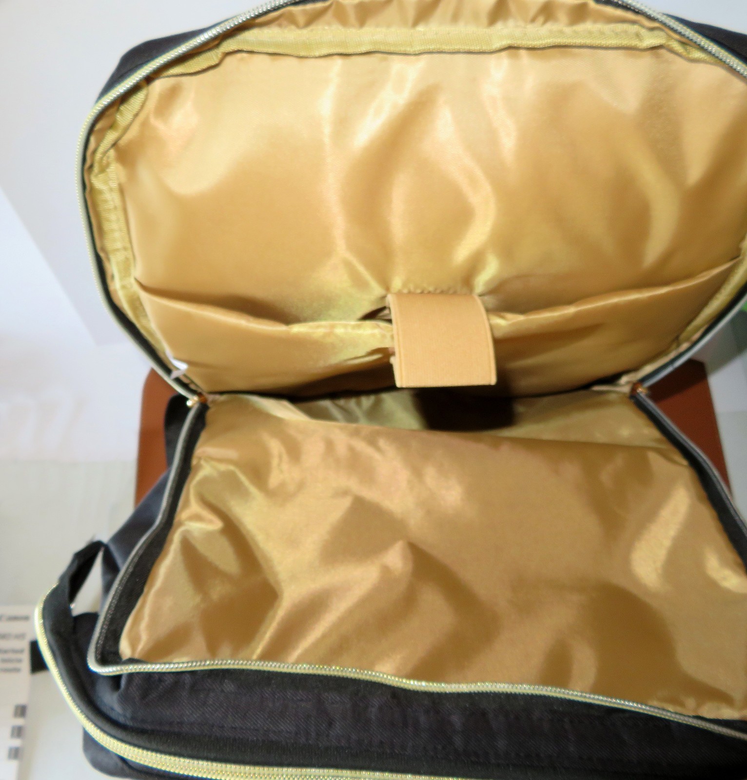 PACKUUMBAG Black Backpack