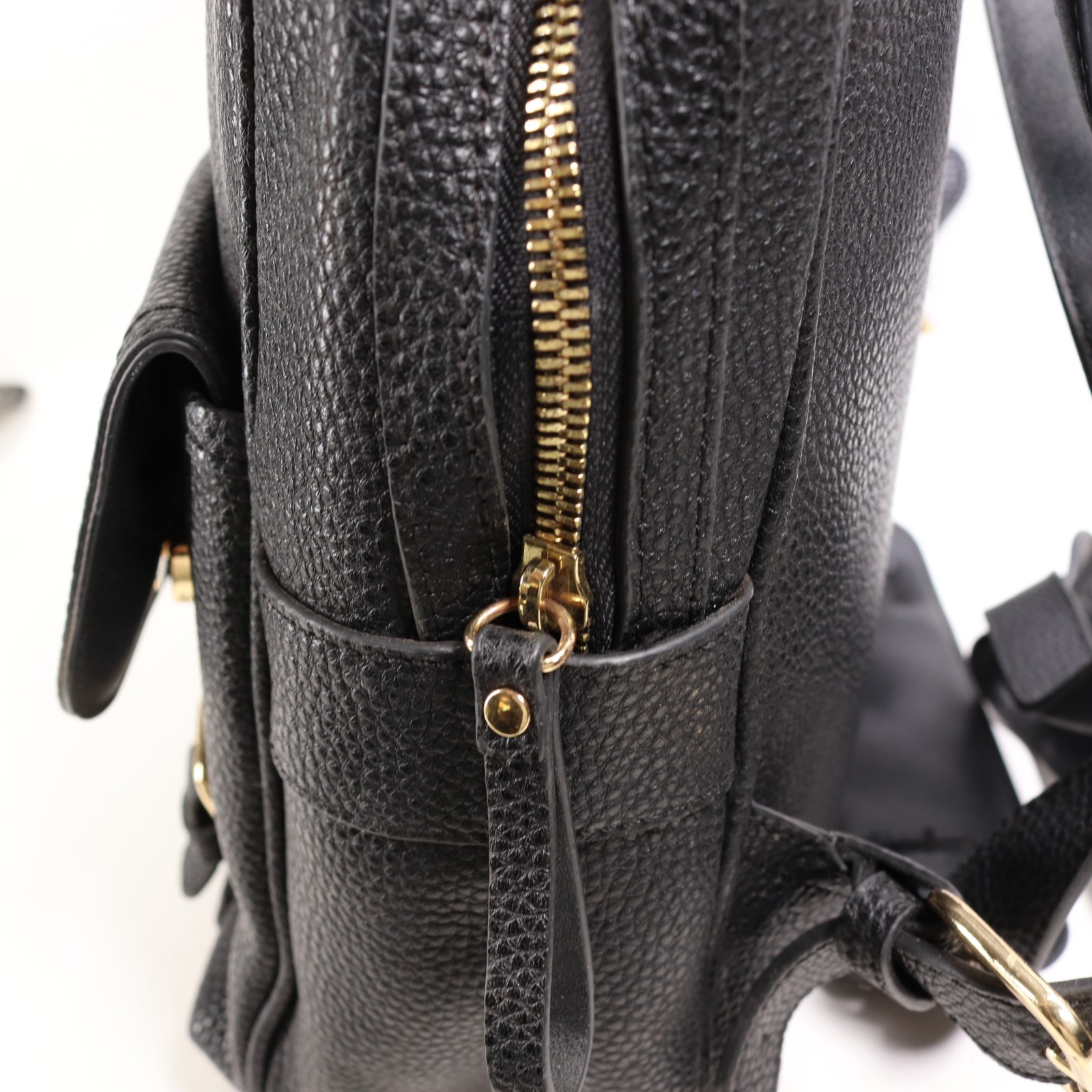 Renwick Leather Backpack Handbag Women Black Pebbled Padded Pockets Shoulder Bag