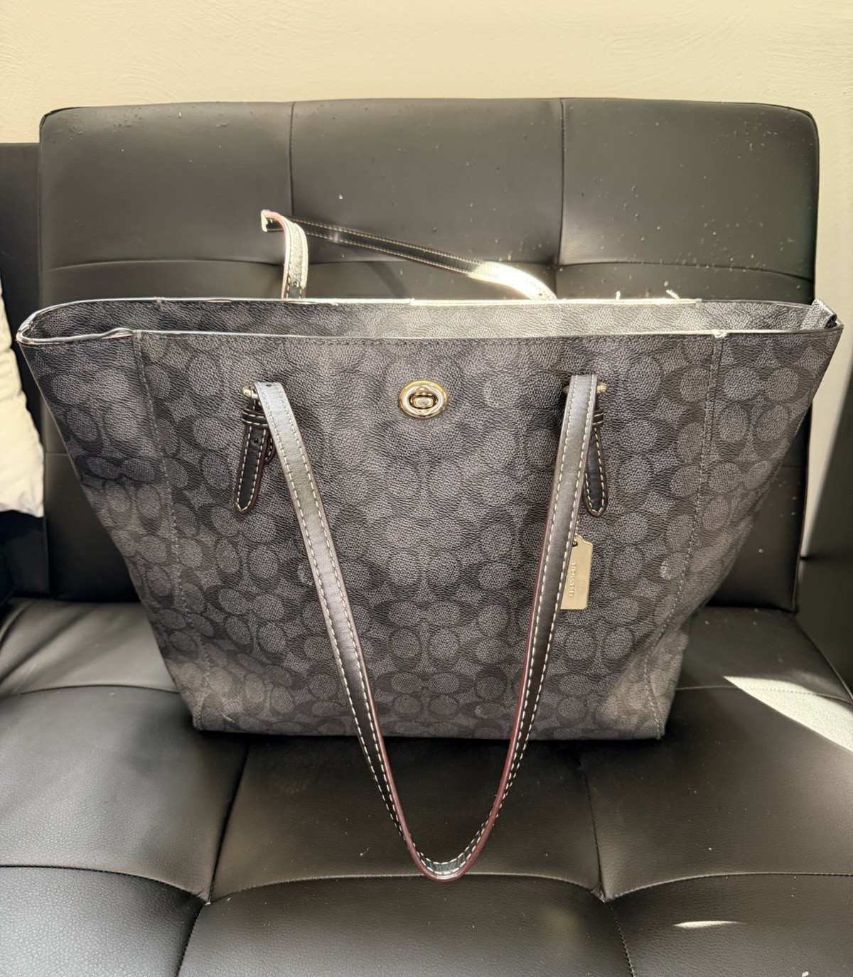 Coach Black Gray Logo Tote Shoulder Bag Gold Hardware Inner Pockets Brand Card