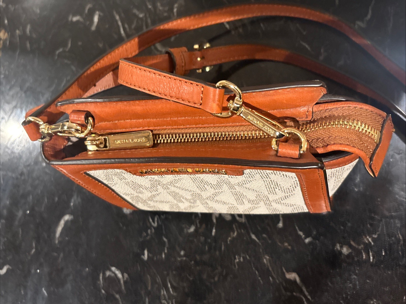 MICHAEL KORS CLASSIC LOGO SELMA MINI CROSSBODY BAG