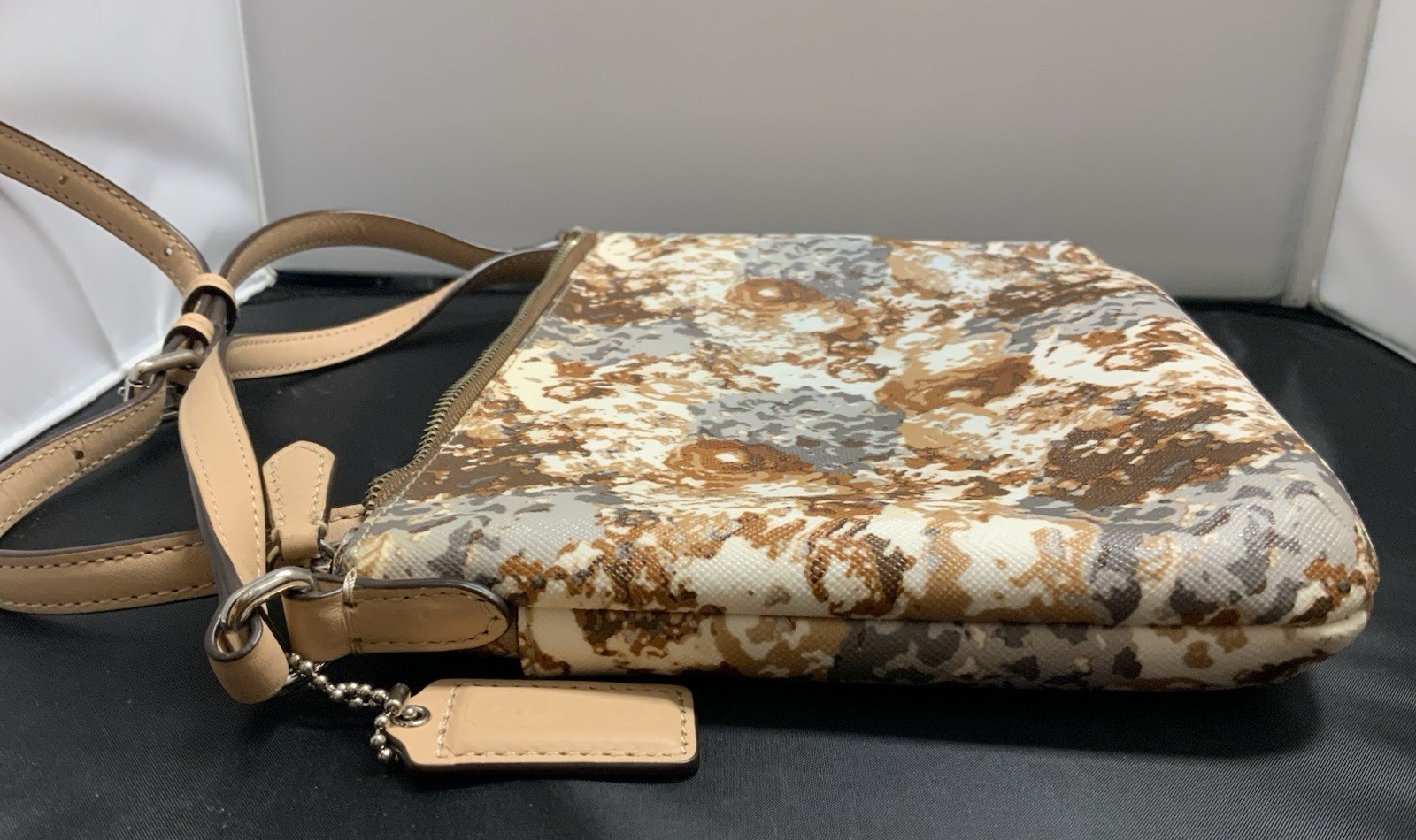 Coach Floral Abstract Crossbody Shoulder Bag Tan Gray Cream Adjustable Purse Y2K