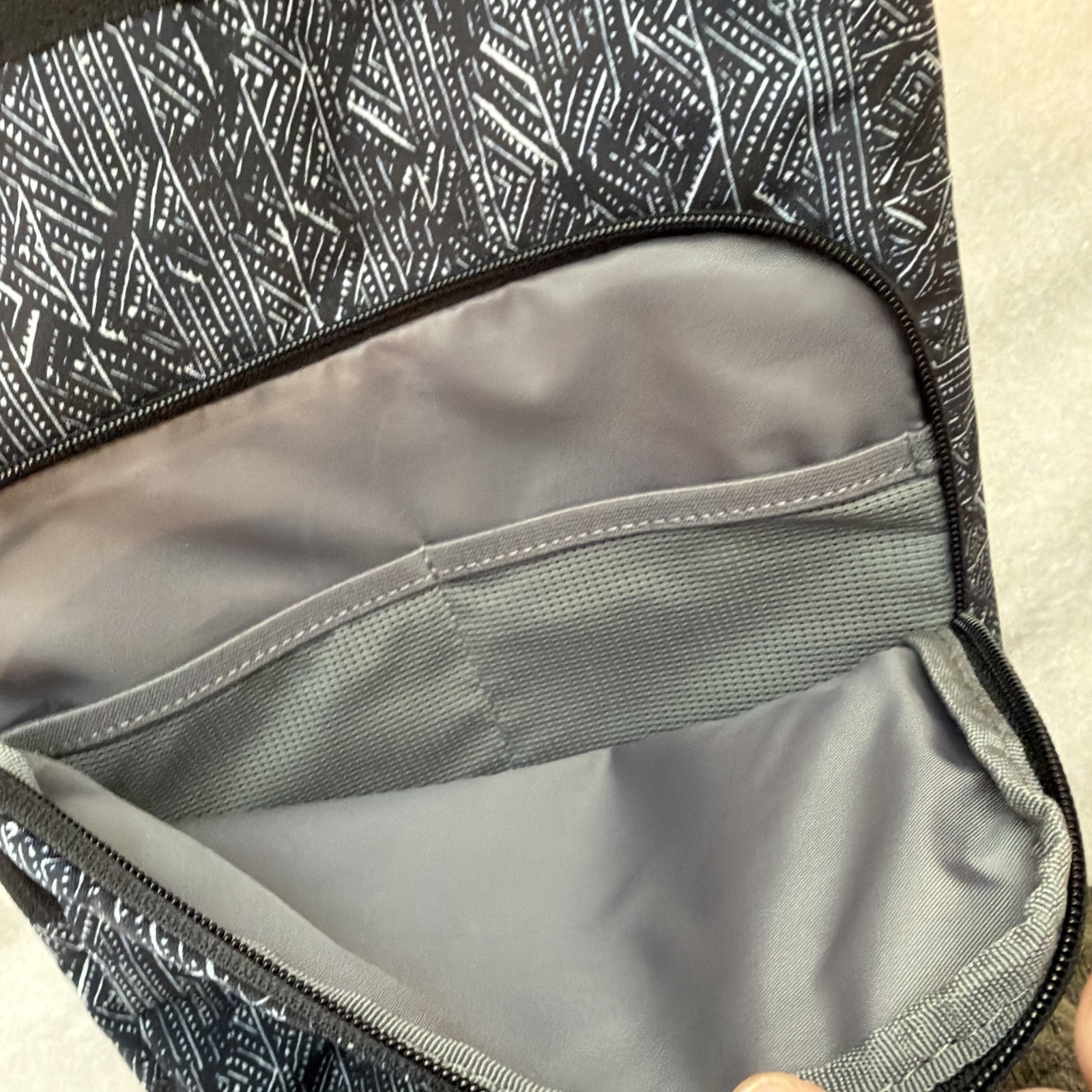 Eddie Bauer Crossbody Messenger Bag Adjustable 14”-26” Drop Strap Pockets 10”x11