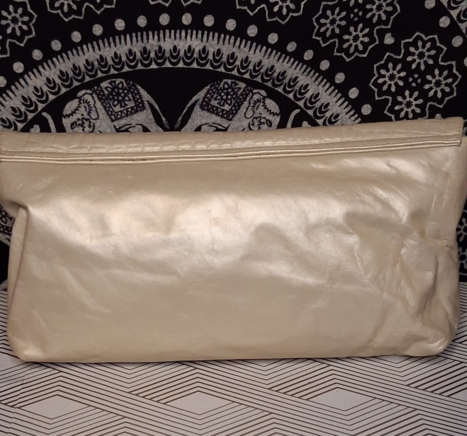 Vintage Dawli Women’s Ivory Crocodile Clutch Wrist Strap Snap/Zip Lined Pockets