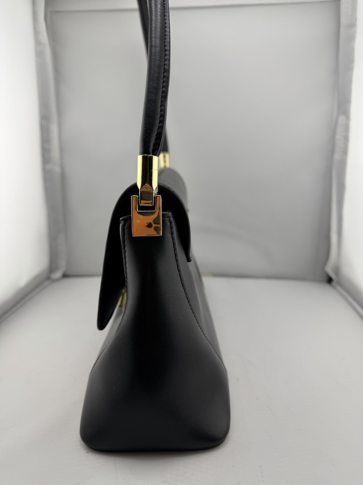 Bostanten “Cella” Black Leather Should Bag. Appears New. Approximately 11×5.5