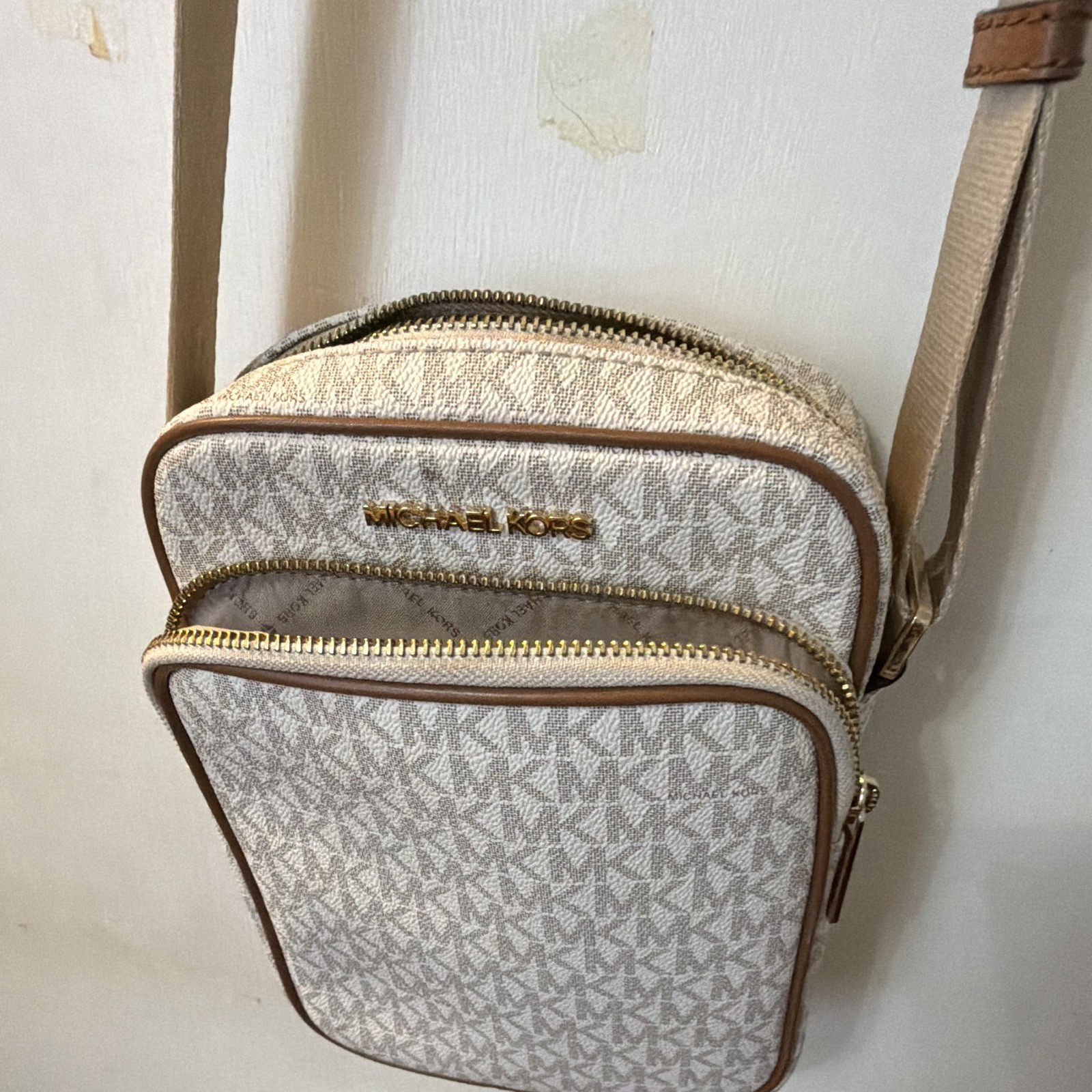 Michael Kors Logo Pattern Beige Crossbody Bag Zip Closure Gold Hardware Strap