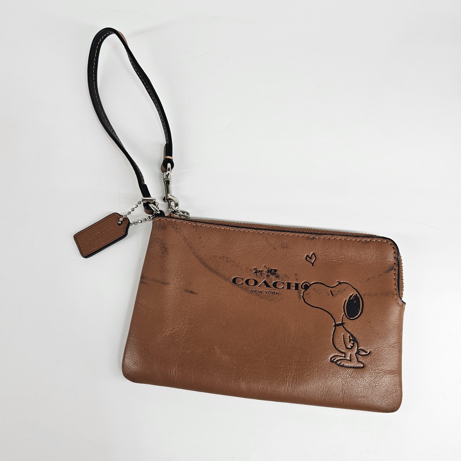 Coach X Peanuts Snoopy Kiss Love Heart Zip Wristlet Saddle Brown Pouch F65193