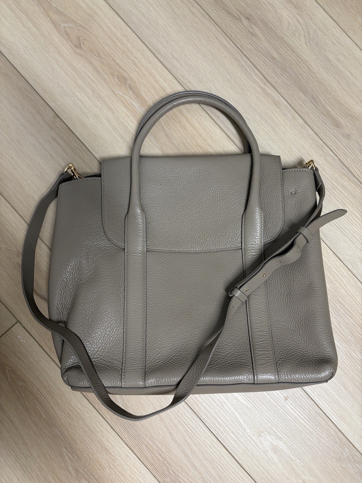 Cuyana Beige Pebbled Tote Top Handle Zip Bag w/ Detachable Crossbody Strap