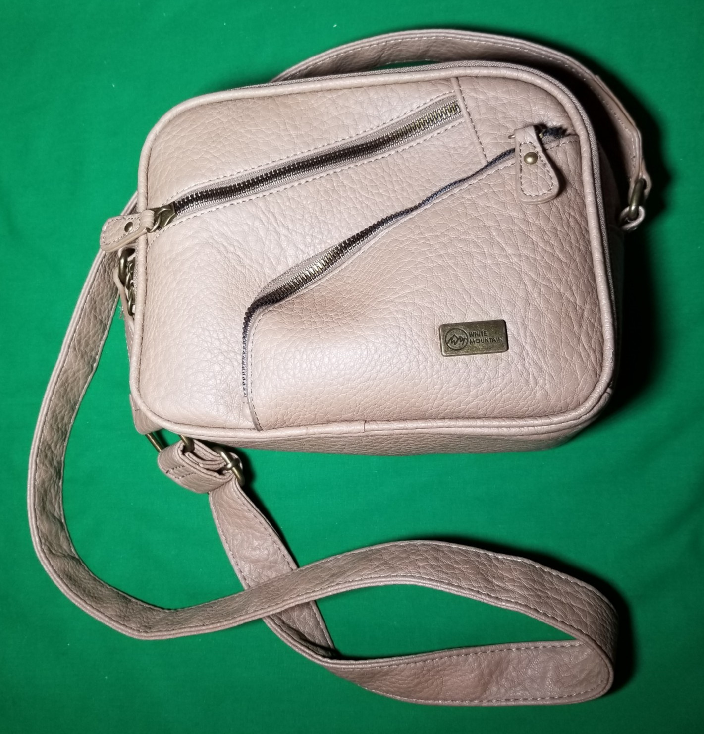 White Mountain Crossbody Bag Purse Womens Tan Pebbled Double Zip Front Pocket