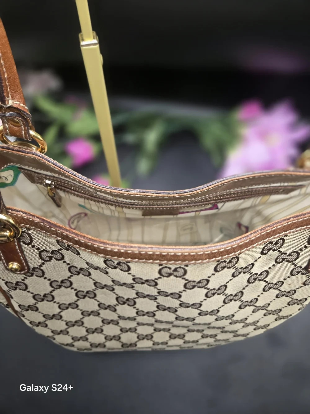Authentic Gucci GG Canvas Abbey Medium Tote Bag