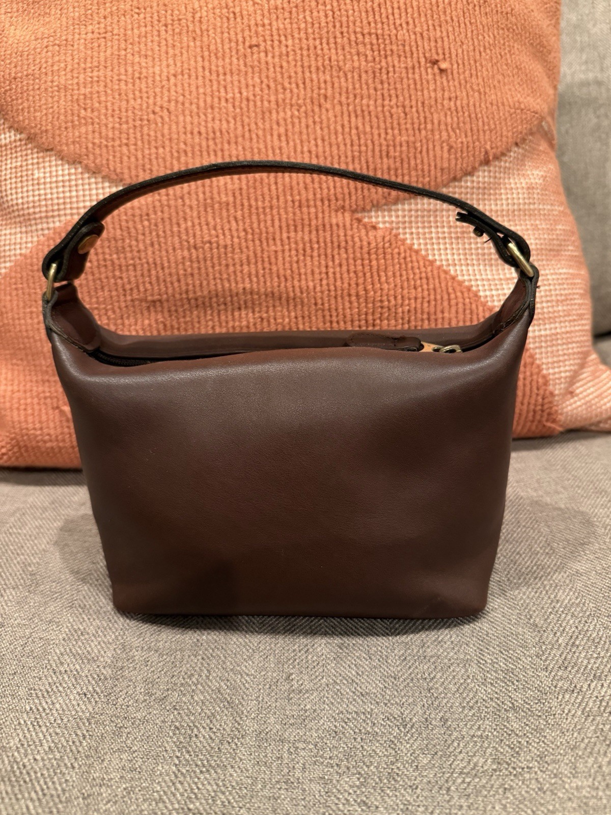 Vintage Coach Classic Pouch 6929 Leather Handbag in Mahogany