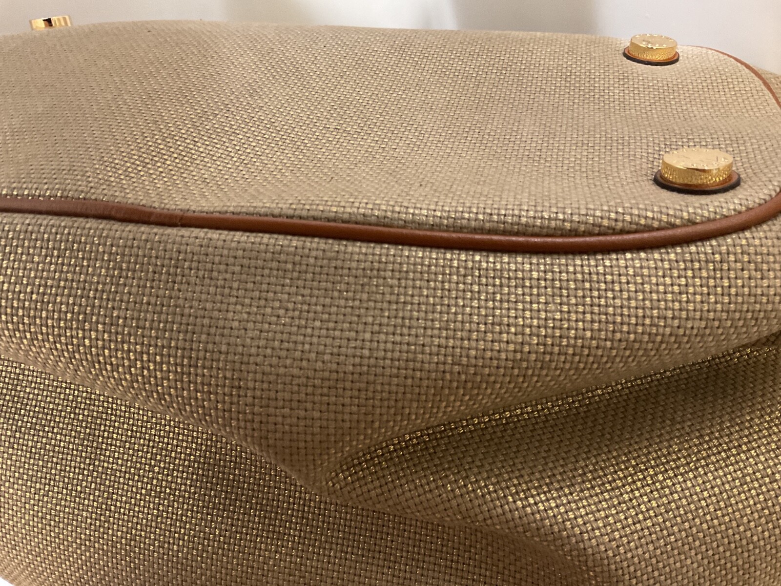 TWO MICHAEL KORS HANDBAGS. See all pictures and descriptions