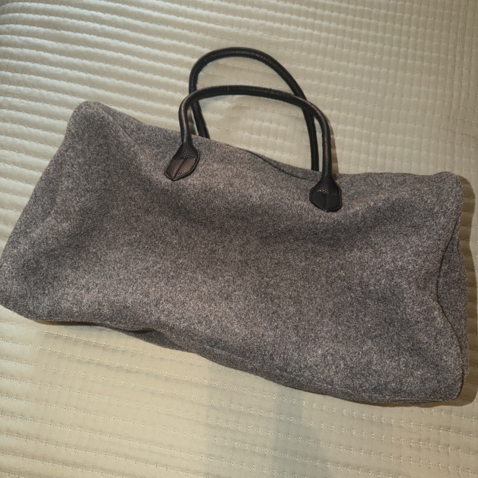 DSW Gray Felt Weekender Bag Duffle Zip Gray Faux Vegan Wool & Leather