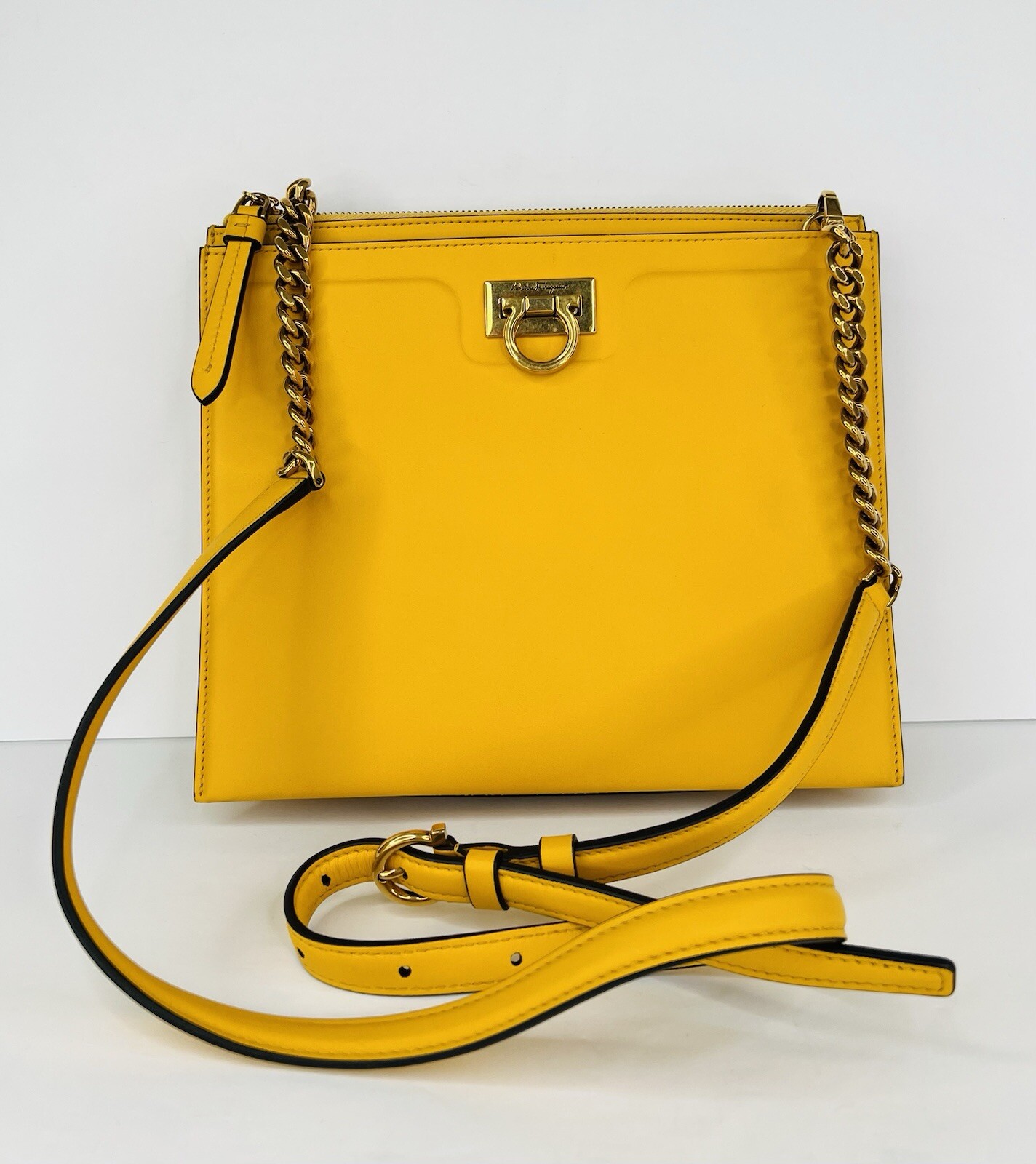 Salvatore Ferragamo 21L013 Trifolio Gancini Logo Leather Crossbody Shoulder Bag