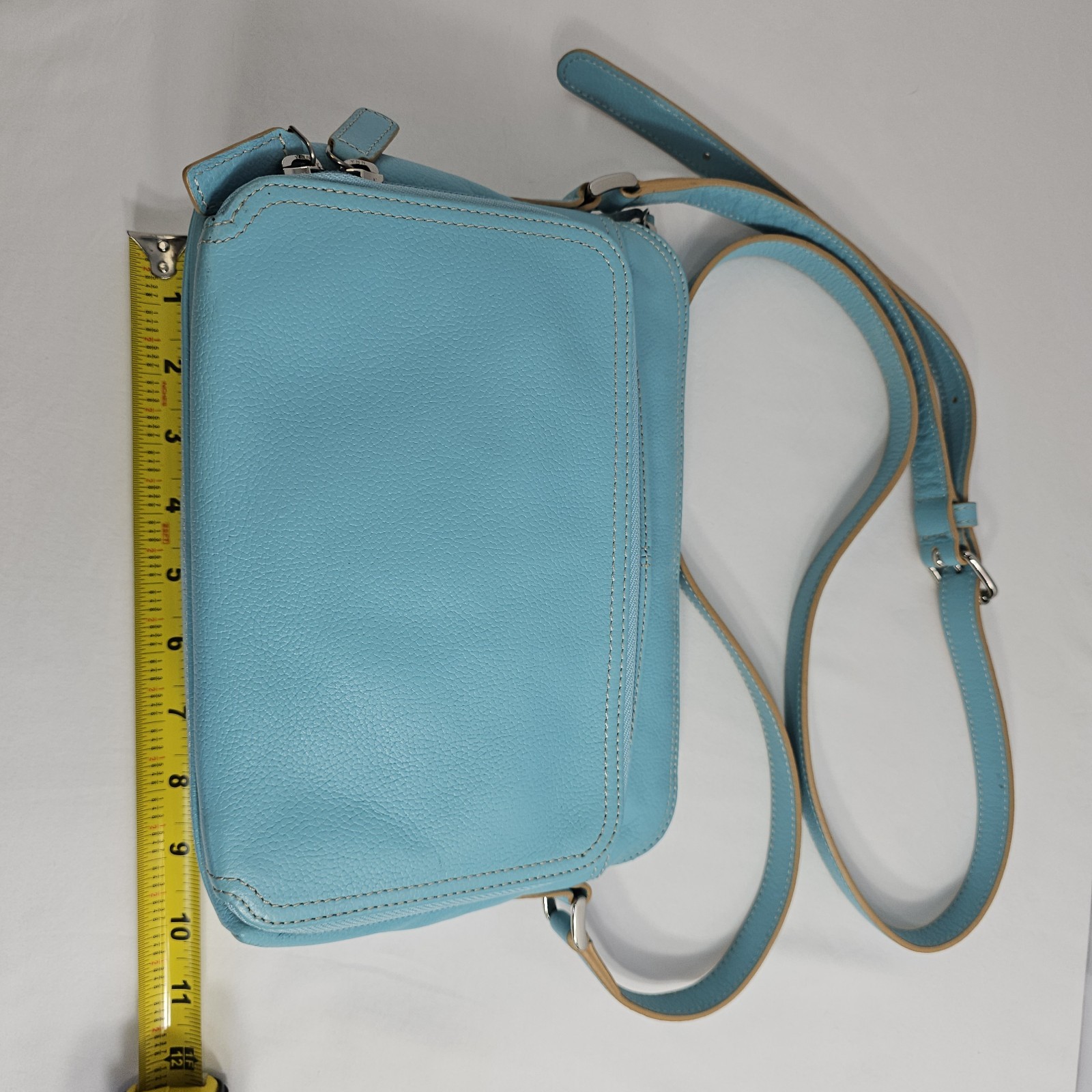 Levenger Robin Egg Blue Luxury Leather Shoulder Bag Expand – Inner Wallet -EUC