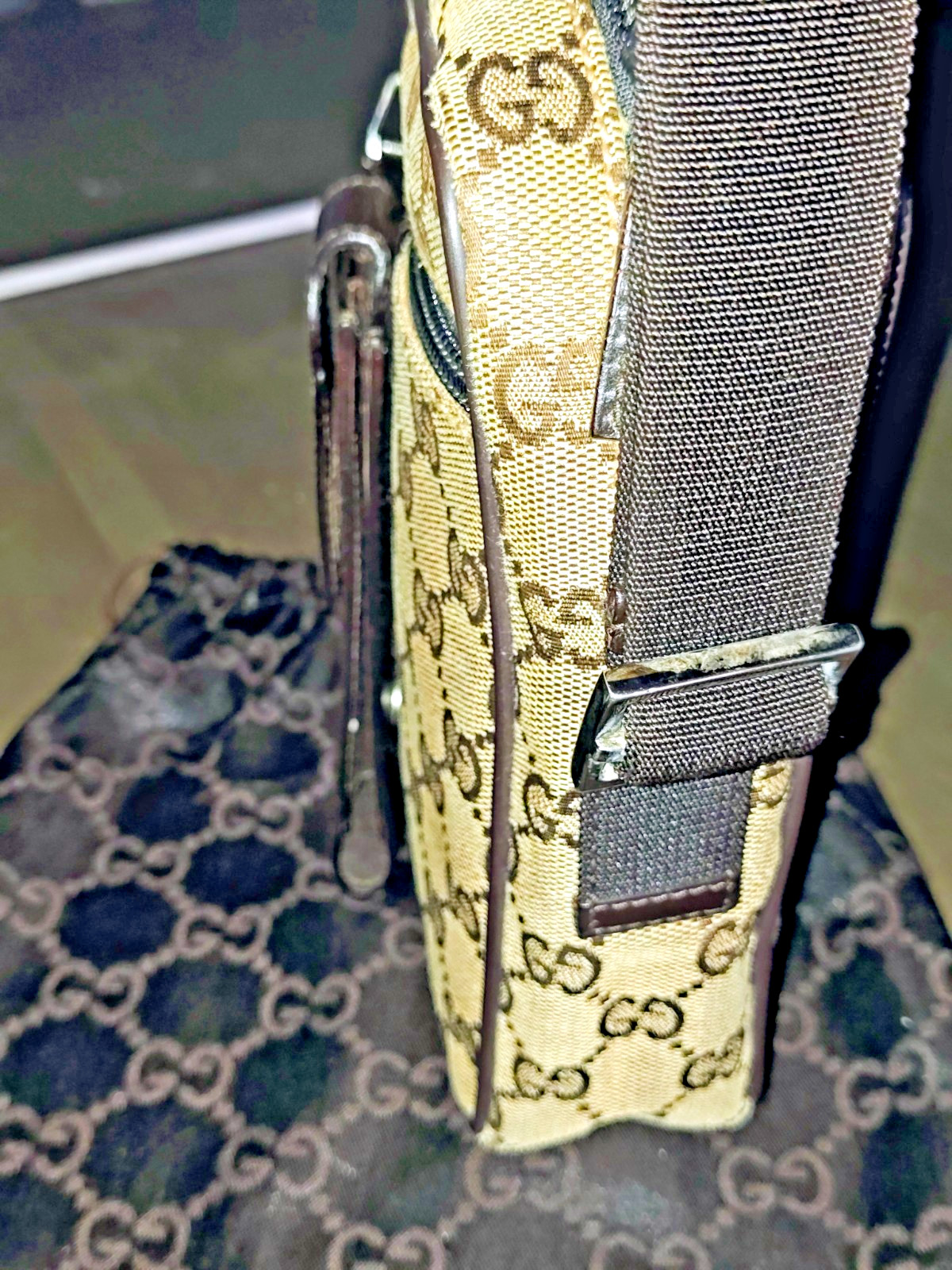 Authentic Gucci designer handbags/luggage. Brown GG original