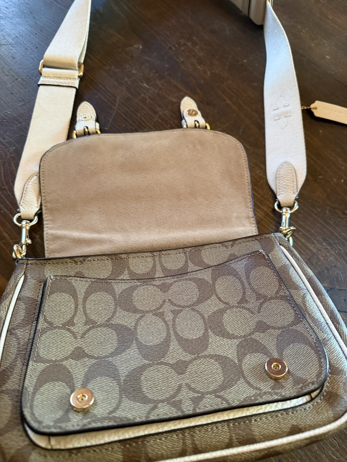 Coach Lucy Canvas Crossbody Handbag, Women’s Medium – Gold/Khaki/Chalk