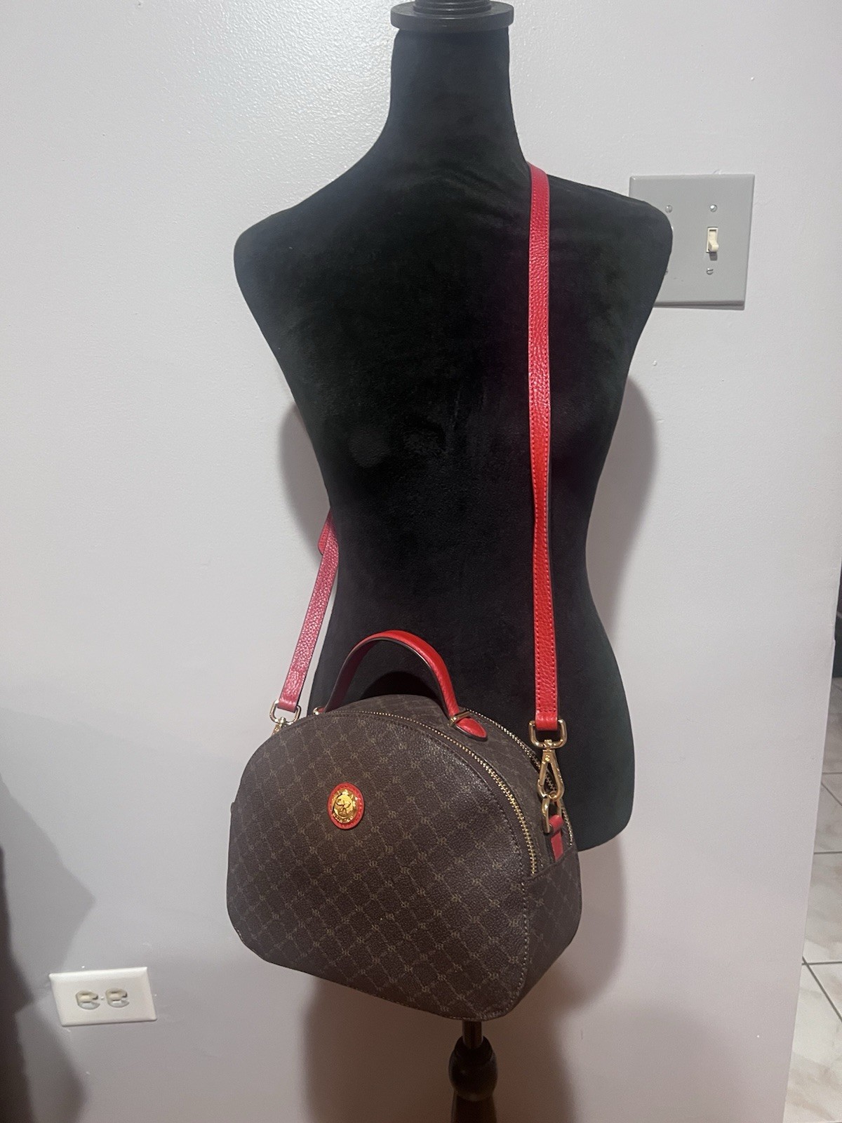 Rioni Small Brown/Red Logo Dome Crossbody Satchel Zip, Detachable Strap