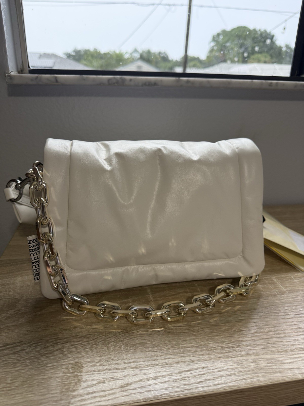 Marc Jacobs White Quilted Shoulder Bag Silver Chain Strap Magnetic Inner Pockets