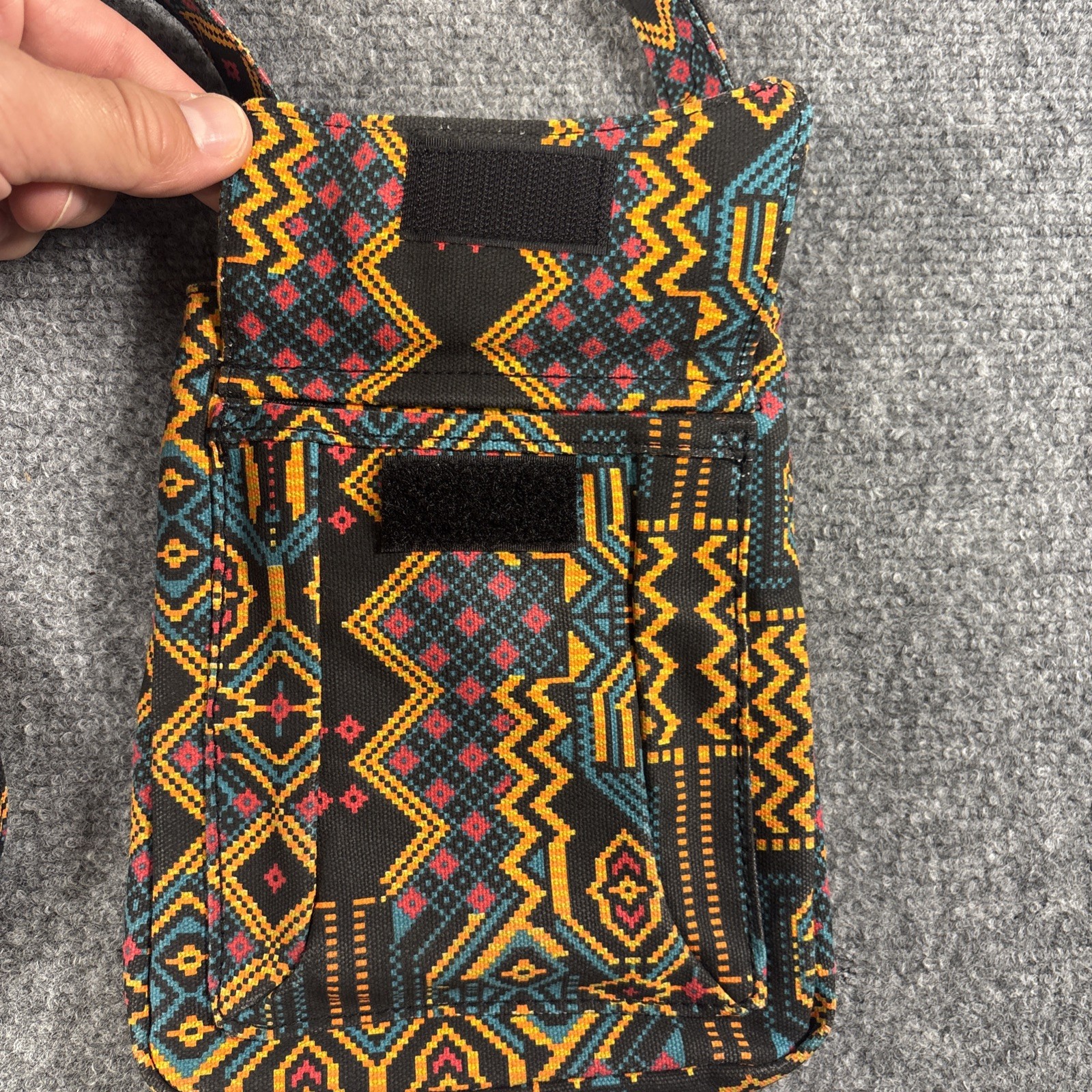 Kavu Mini Keeper Purse Crossbody Bag Hook & Loop & Snap Phone Pocket Aztec