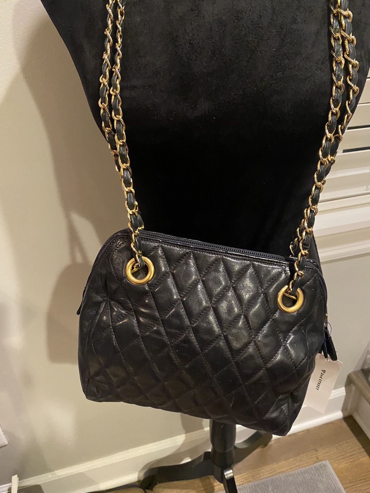 Neiman Marcus Black quilted leather Gold Chain Strap Shoulder Bag Purse