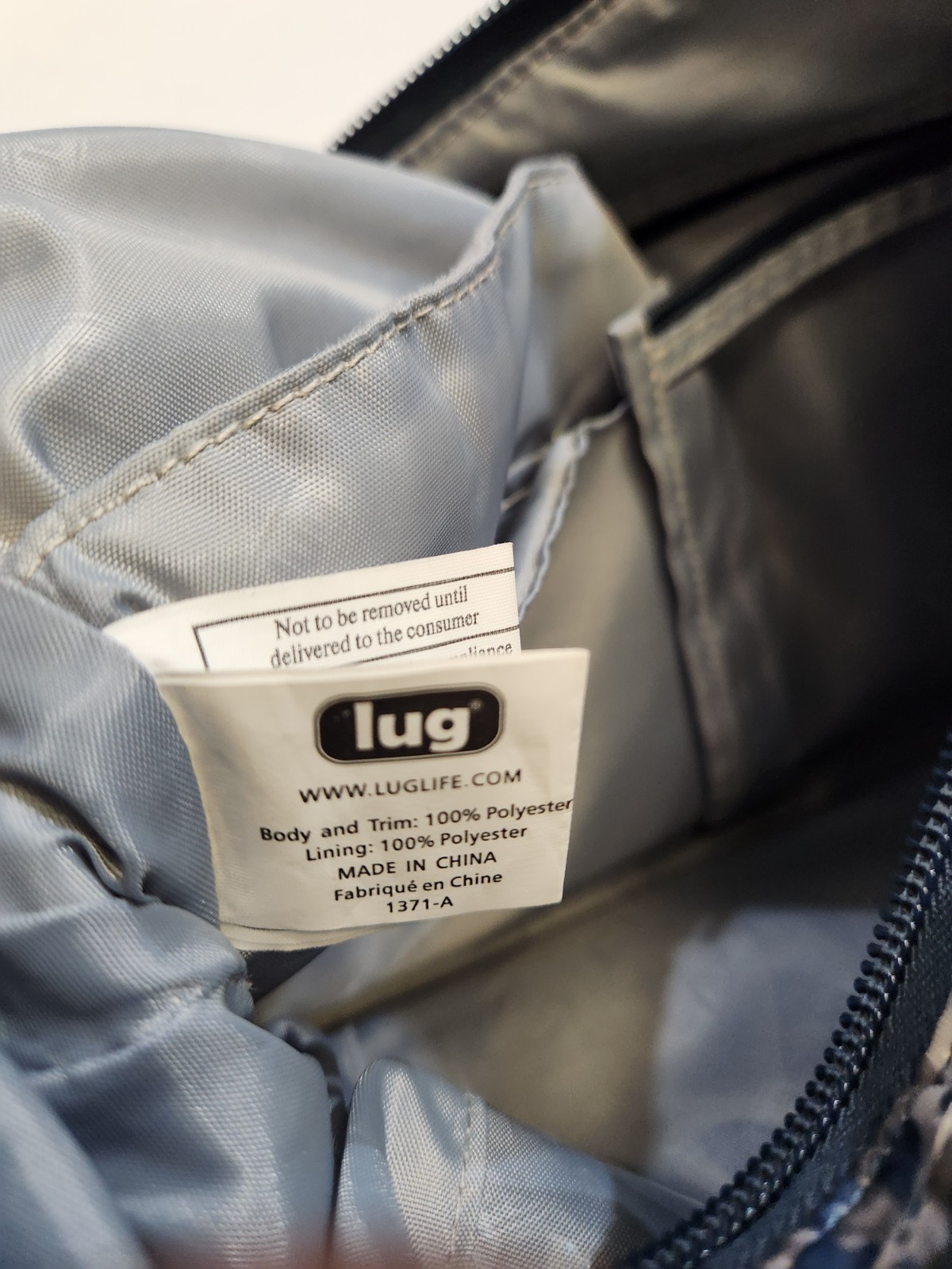 Lug Camper Blue & Gray Camo Shoulder Strap 6 Zipper Purse 14″ x 9″
