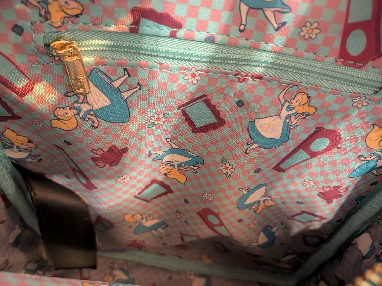 Alice In Wonderland Lounge Fly Bag