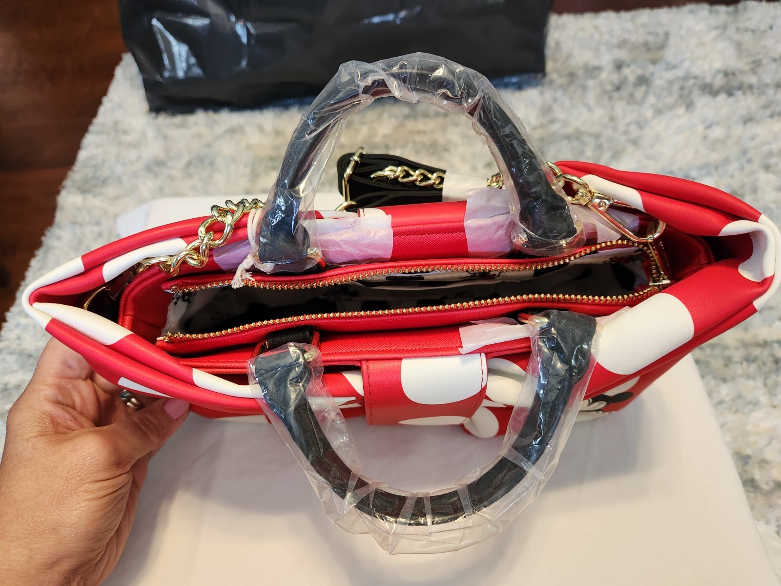 Loungefly Minnie Mouse Rocks the Dots Figural Bow Crossbody Bag NWT
