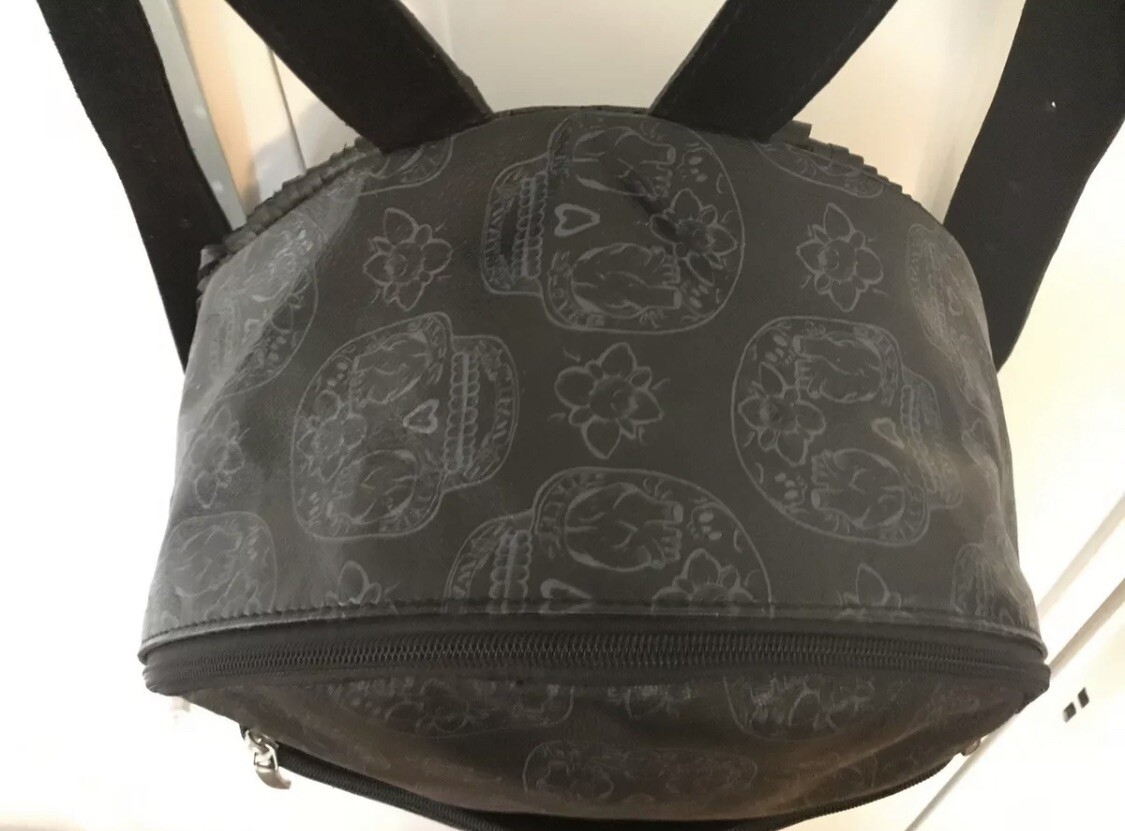 BEAUTIFUL LARETTAMIA BLACK LEATHER BACKPACK – SKULL Calavera PATTERN WITH FRINGE