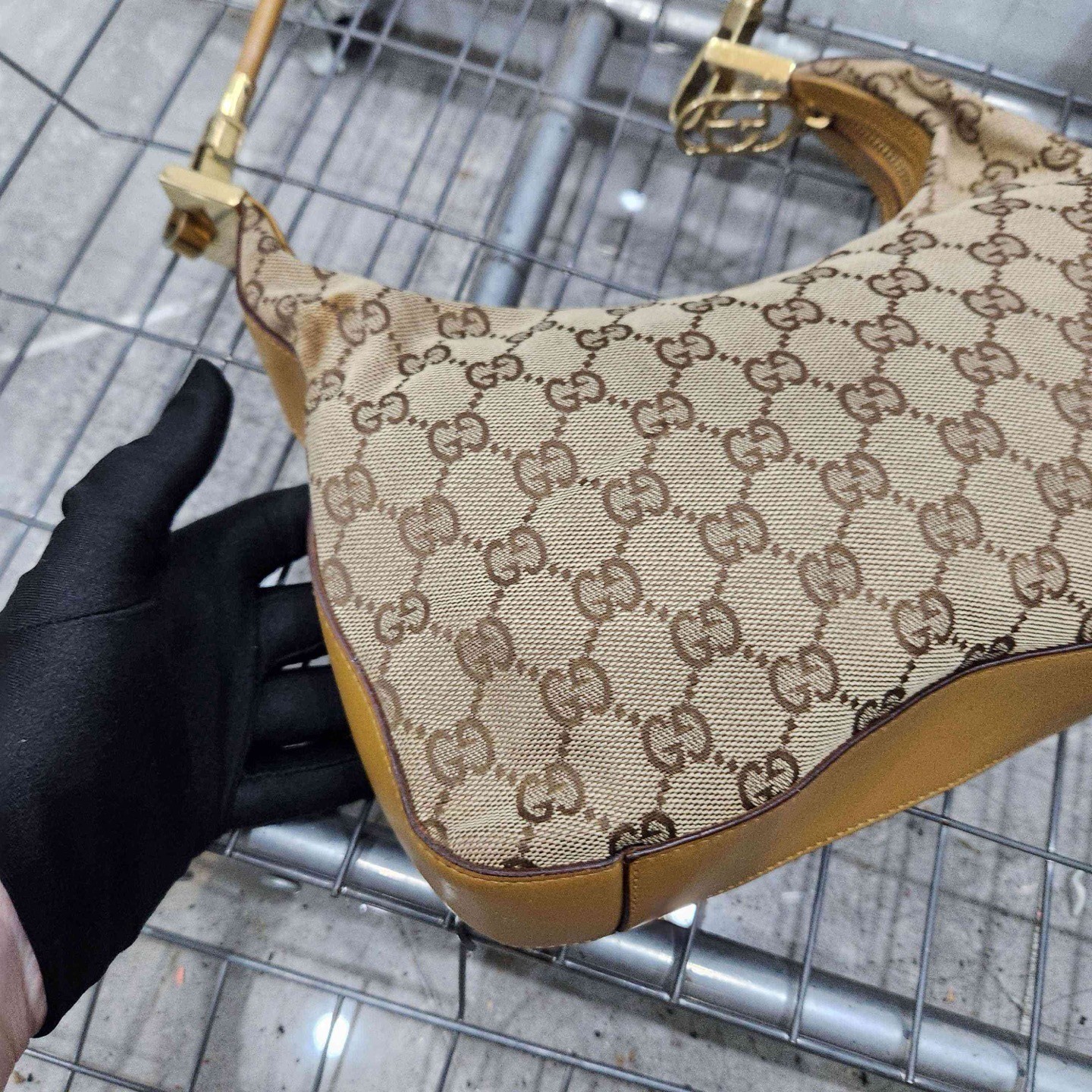 Gucci Pre-Owned Authentic Underarm Bag Monogram Length 25, width 5, height 16.