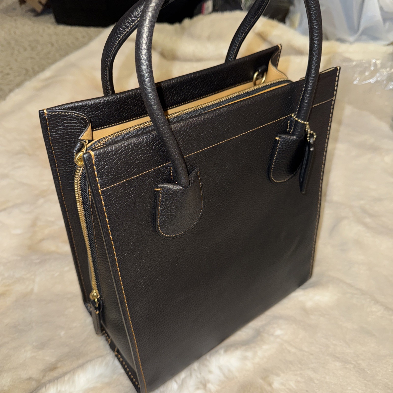 Coach 879 Glove-tanned Pebble Leather Cashin Tote 2 Black BNWT