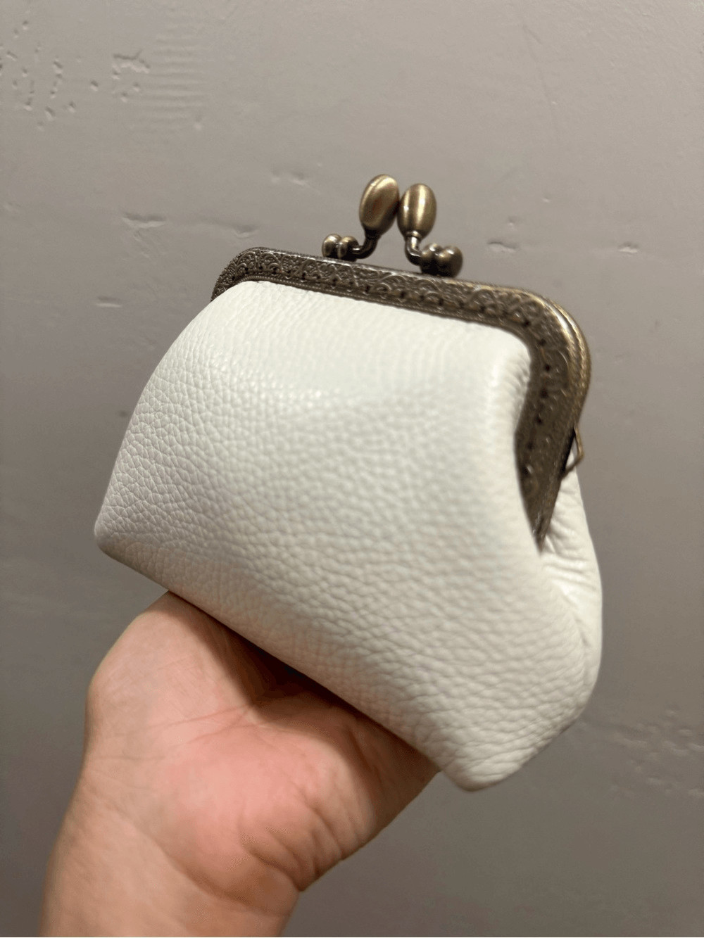Handsewn Genuine Pebble Leather, Retro Style Kisslock & Bamboo Handle Bag Set
