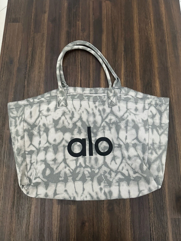 Large Alo Yoga Gray Tie Dye Canvas Tote Bag Gym Travel Shopper NWT 2025