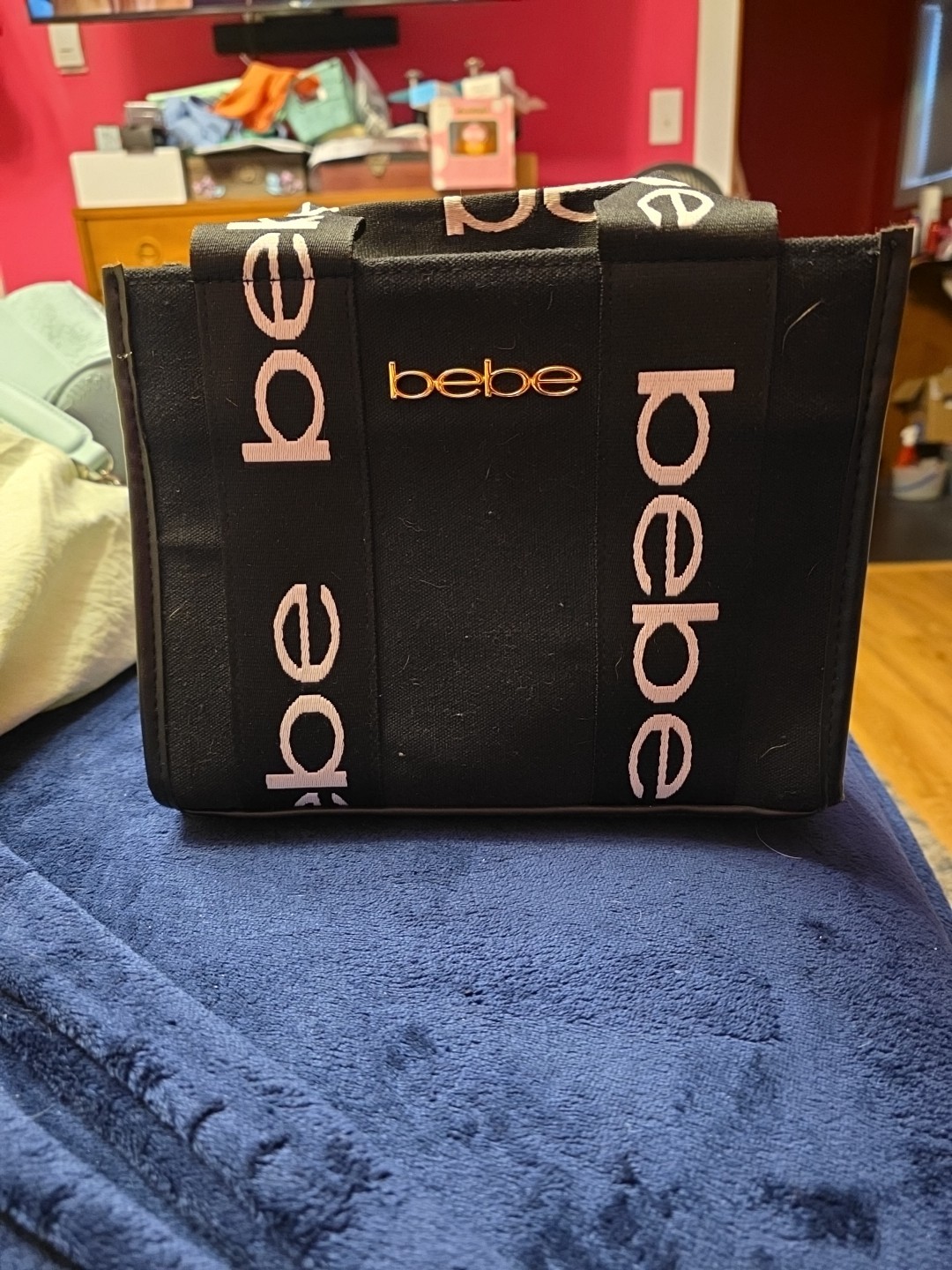 bebe Small Handbag W/ Shoulder Strap. Brand New W/O Tags, Has Never Been Used.