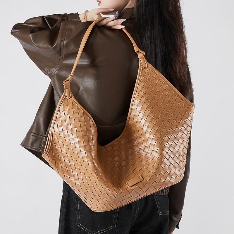 Woven Texture Genuine Leather Large Capacity Commuter Bag Women’s Tote Bag