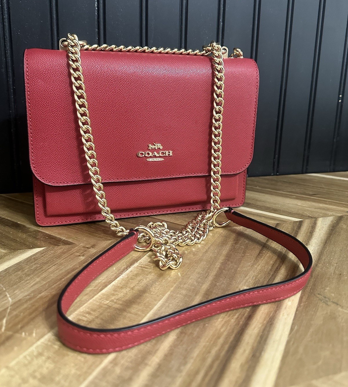Coach Red White Small Crossbody Bag Gold Chain Strap Hangtag Charm Card