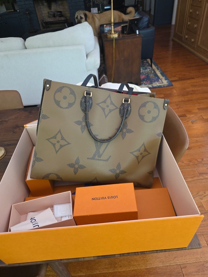 Louis Vuitton OnTheGo mm Reverse Monogram Leather Shoulder Bag.