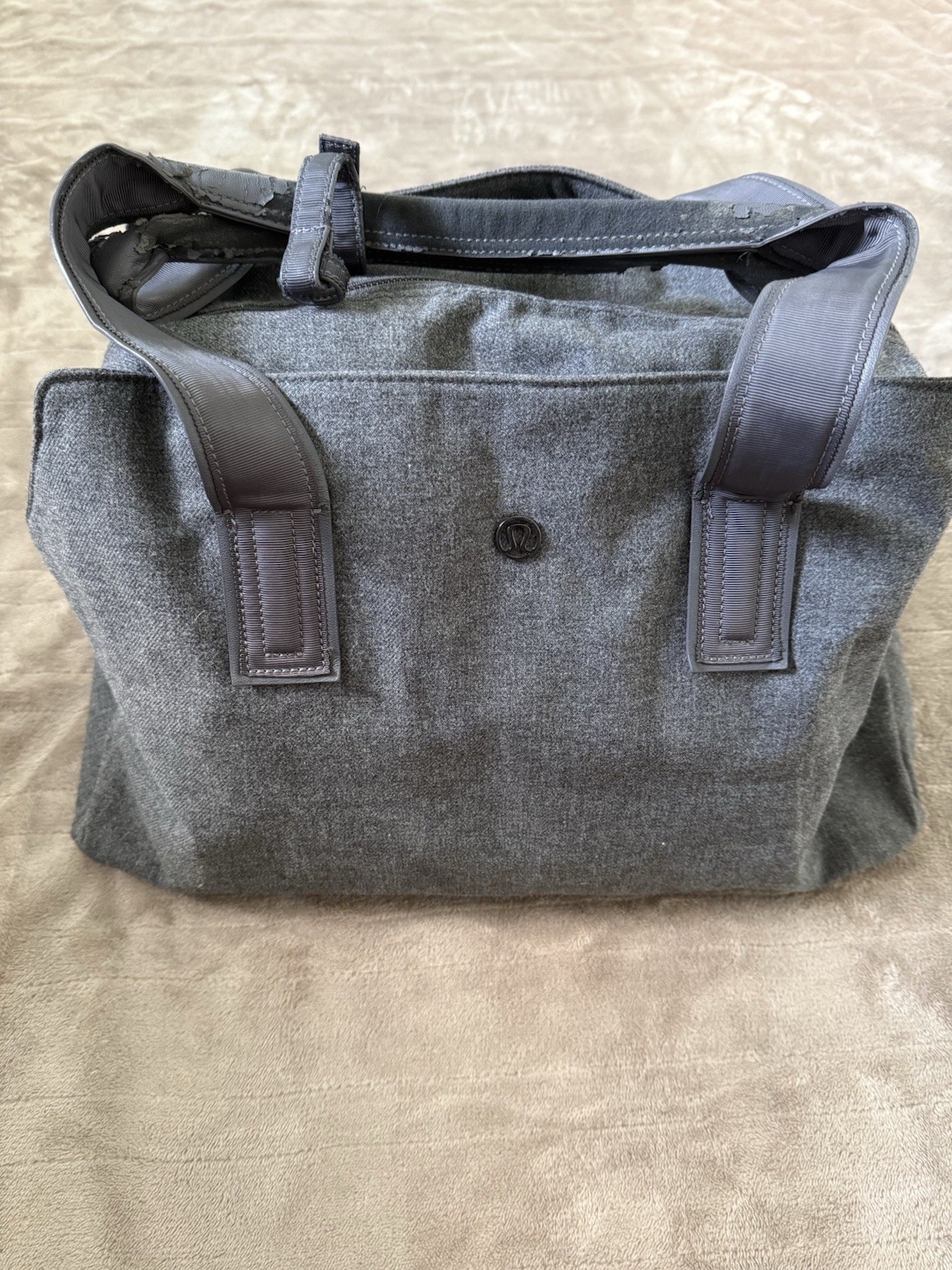 Lululemon Athletica Gray Wool Blend Tote Gym Bag Travel Carryall One Size Flaw
